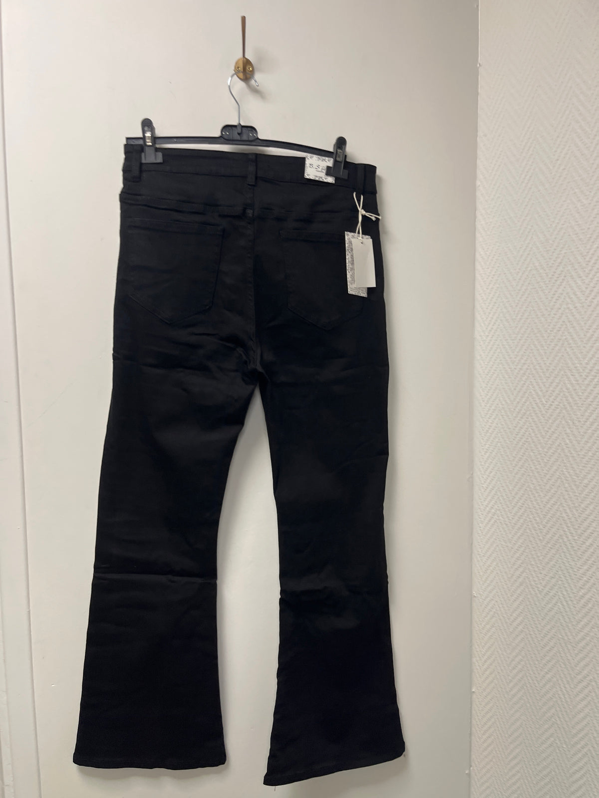 5650 jean LiO