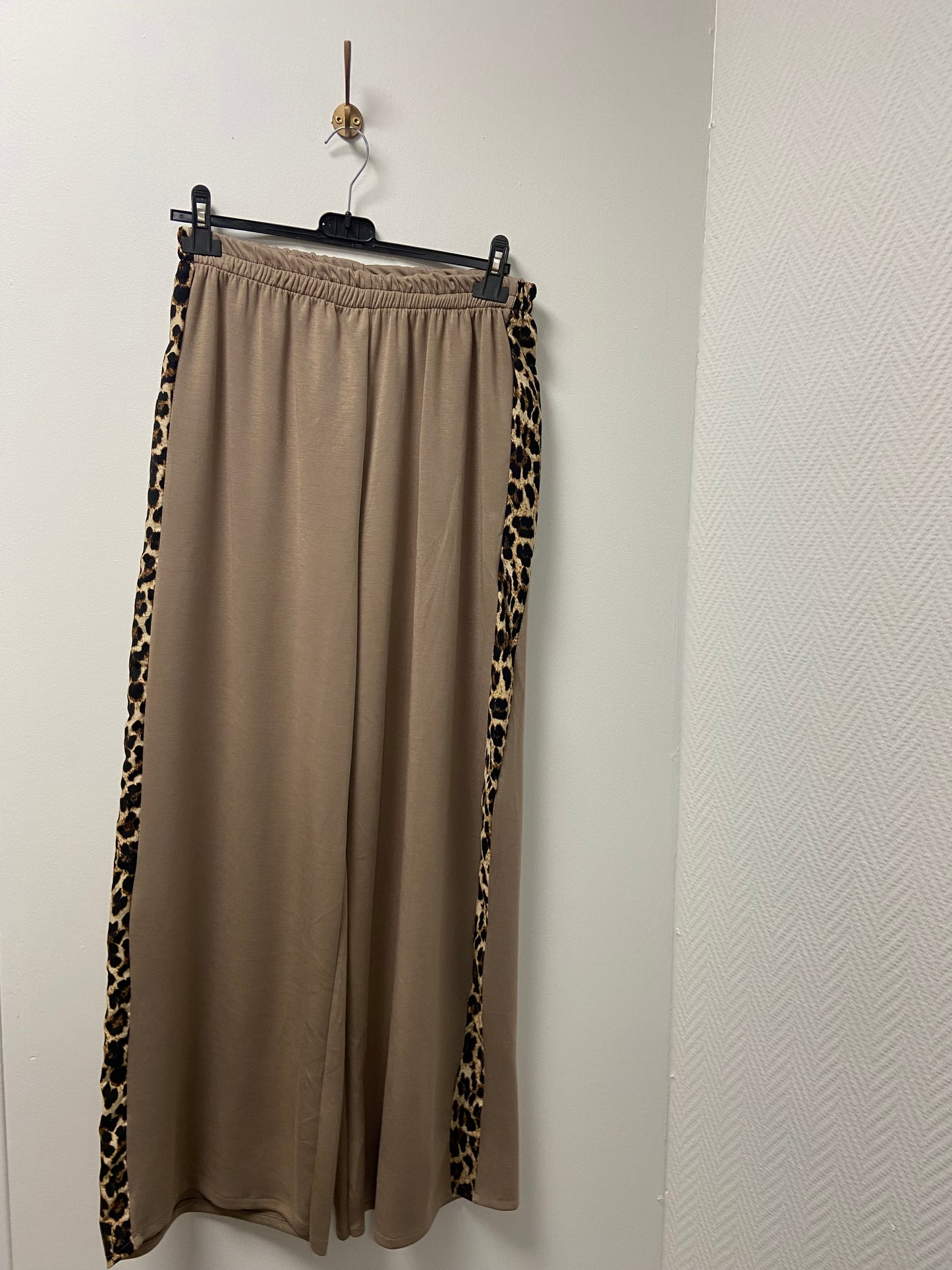 Ensemble 2 pièces. MODÈLE LÉA