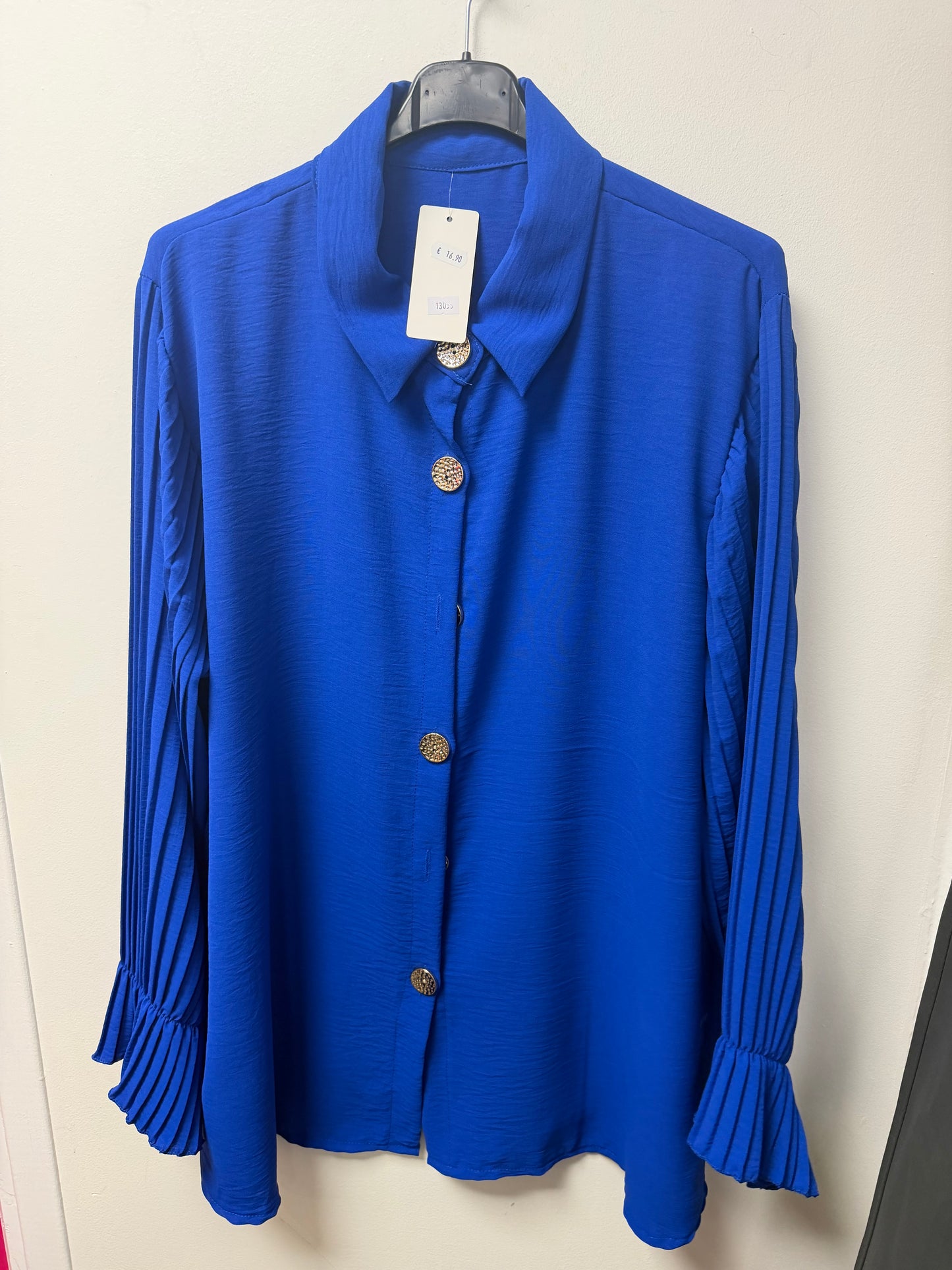 058 Chemise élégante à manches plissées