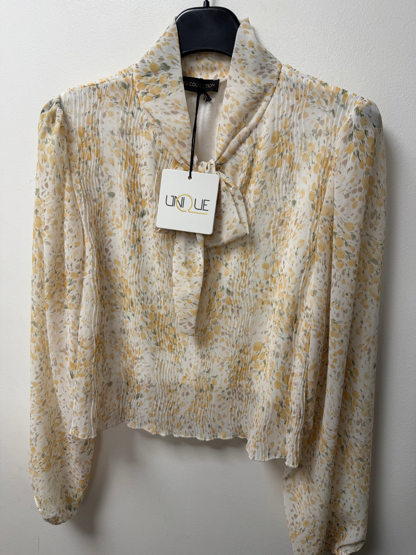 Blouse Fluide Plissée à Col Lavallière – Imprimé Floral 10371