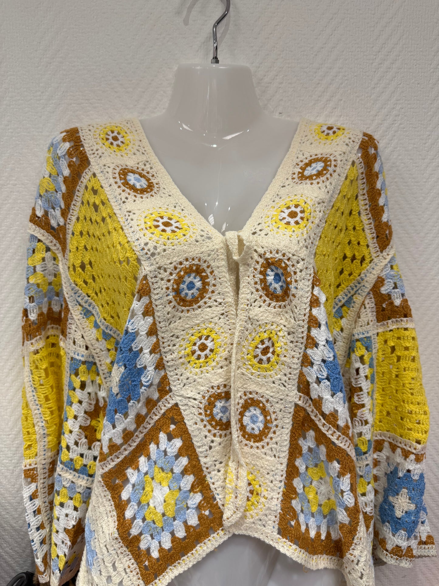 Cardigan Long en Crochet Artisanal – Multicolore & Fleuri