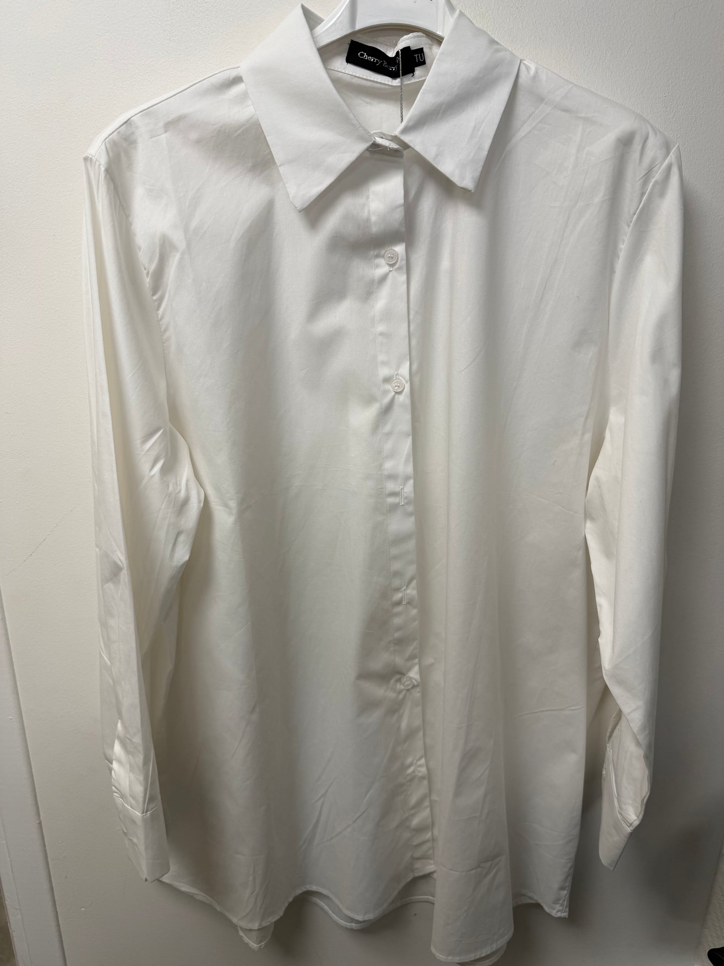 Chemise oversize manches longues col classique – Cherry Paris 0038
