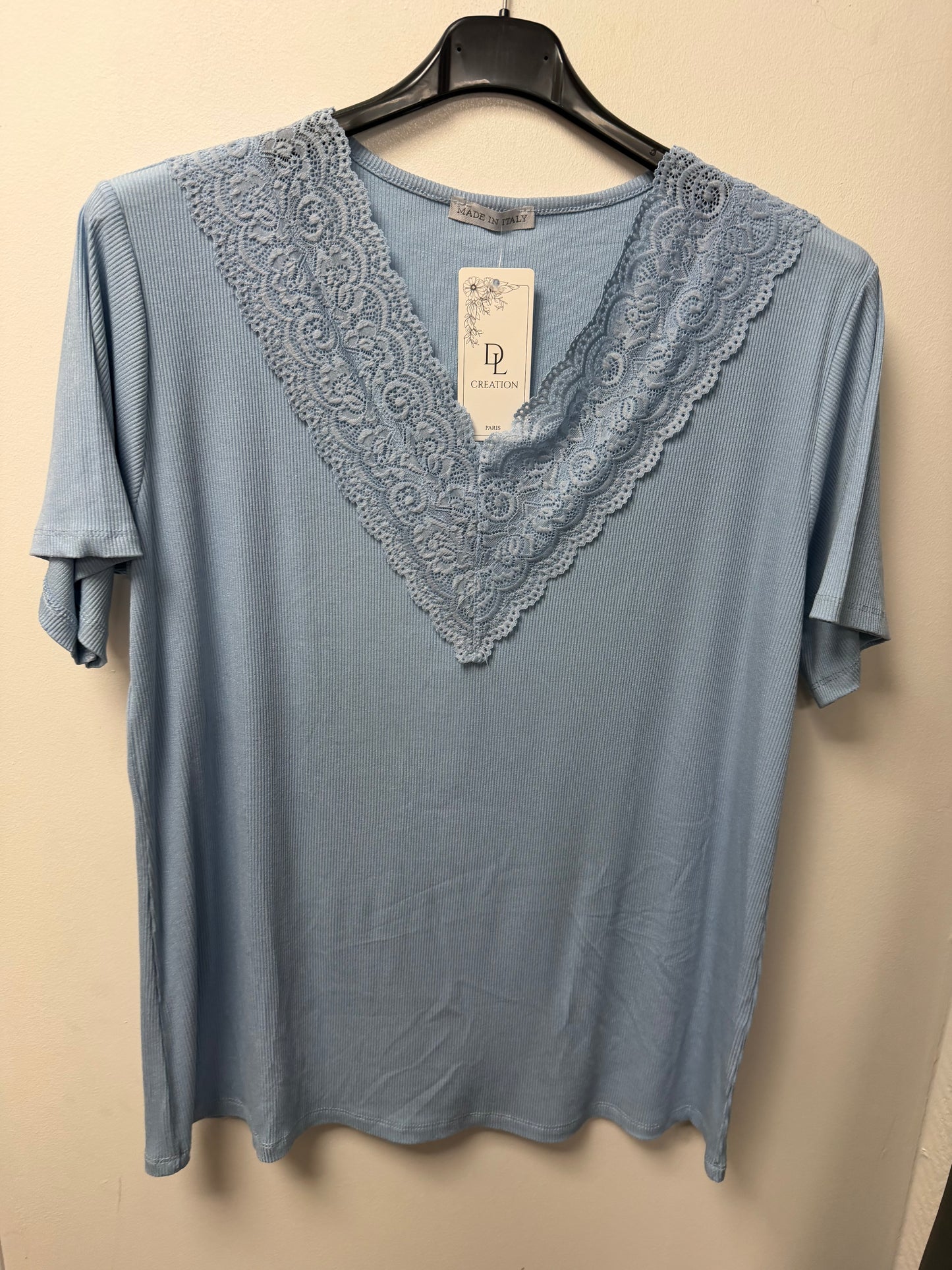 T-shirt col V dentelle