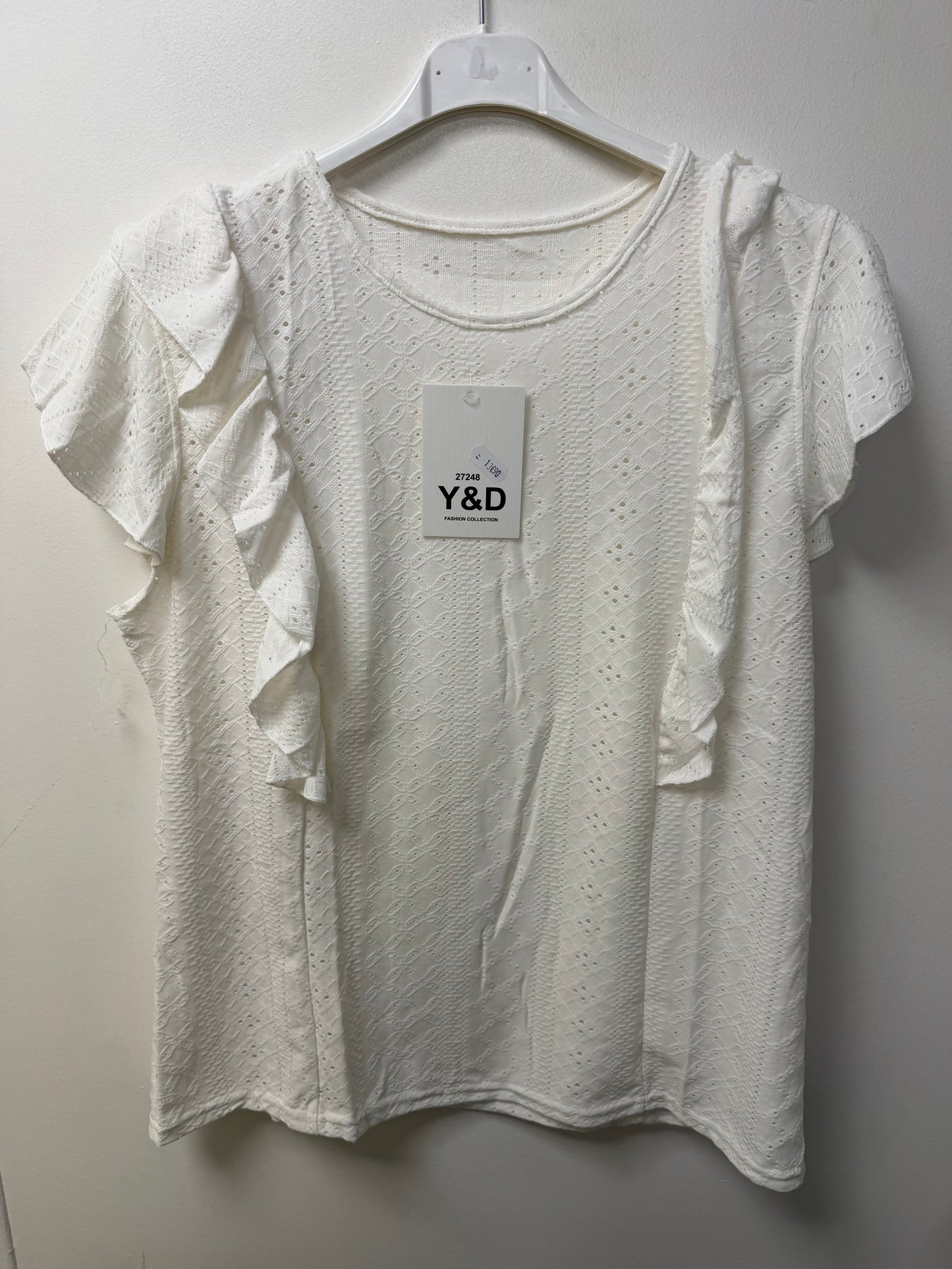 Top en broderie anglaise à volants sur les épaules 7248