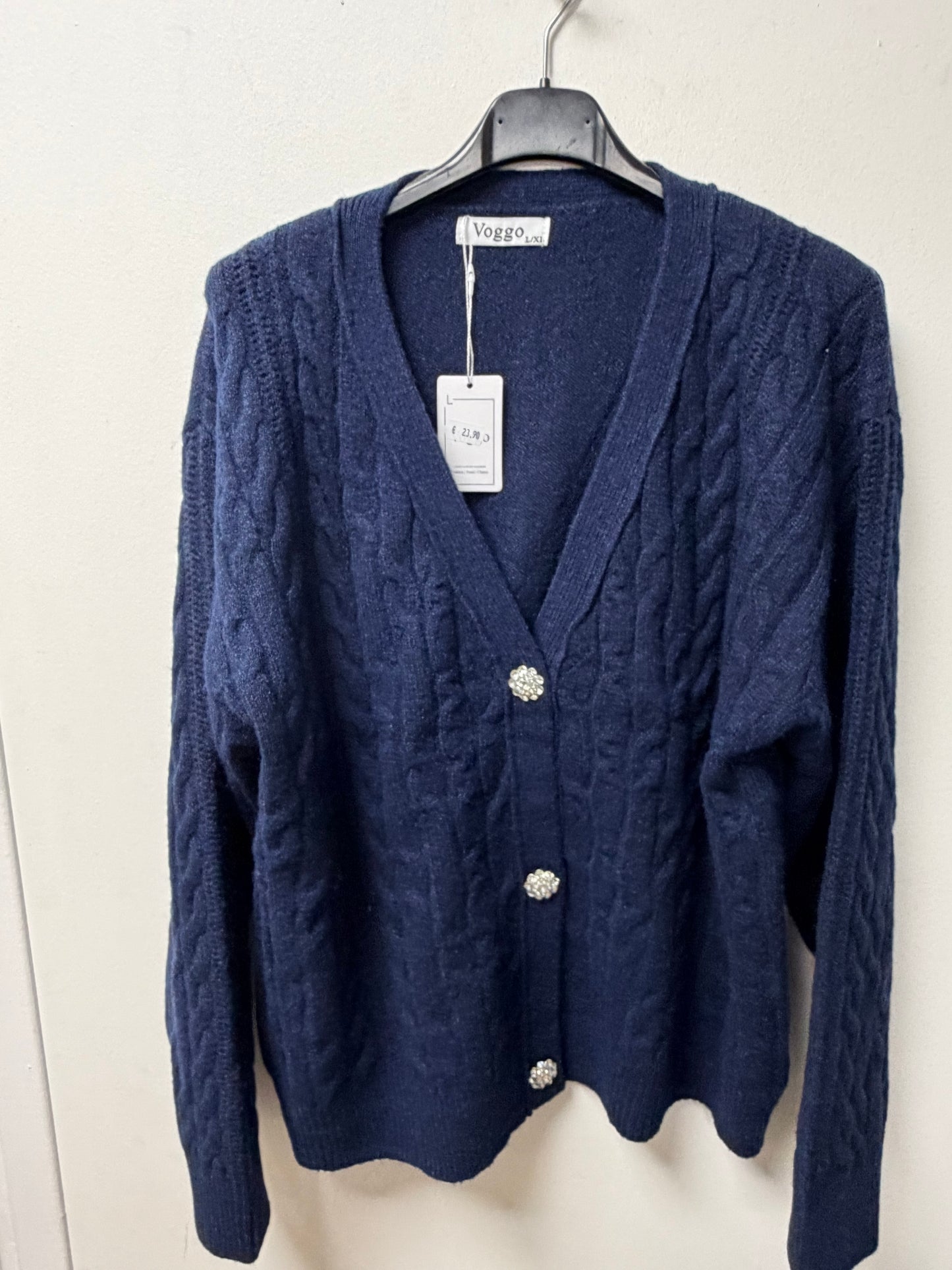 Gilet torsadé – boutons perlés VG014