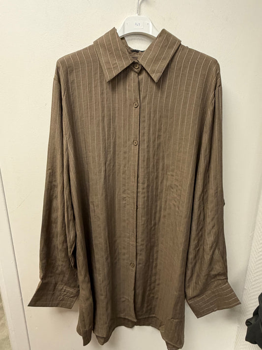 Chemise oversize à fines rayures contrastées 0096