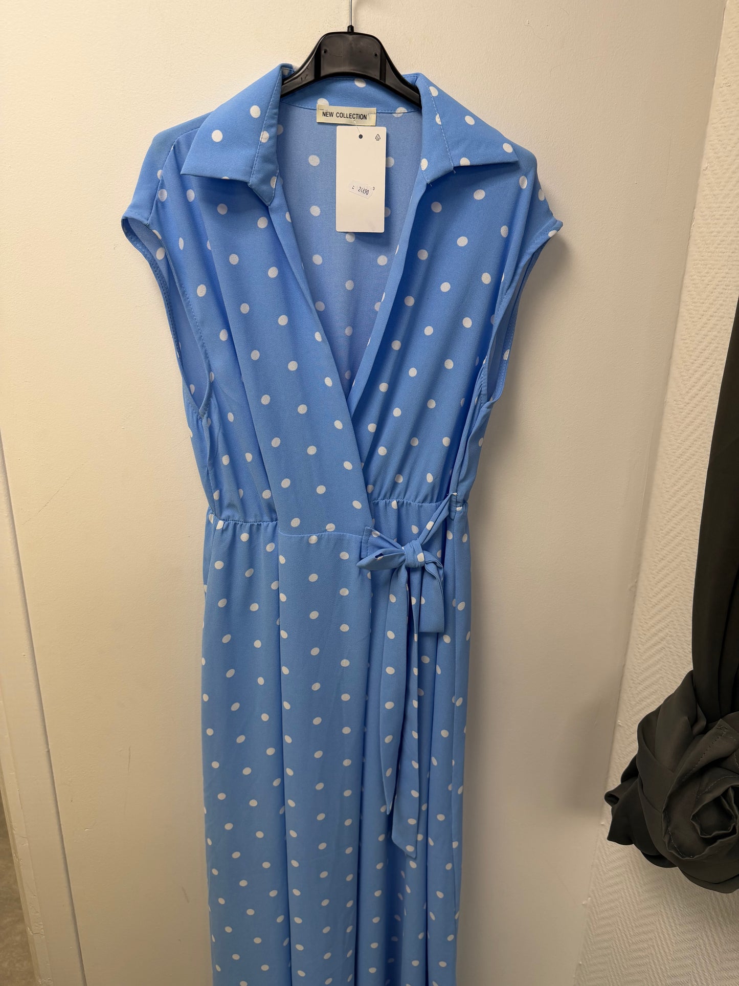 Robe longue portefeuille à pois et lien à nouer 2316