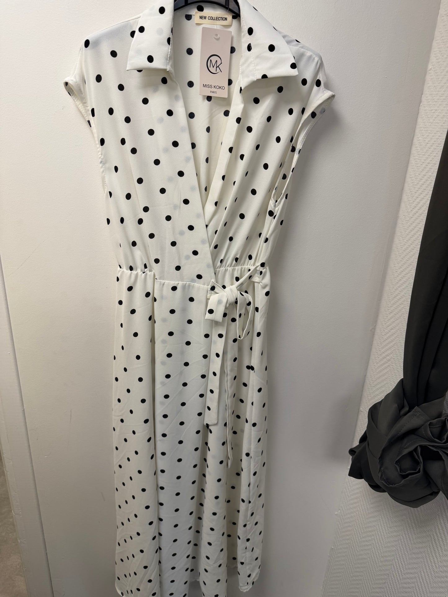 Robe longue portefeuille à pois et lien à nouer 2316