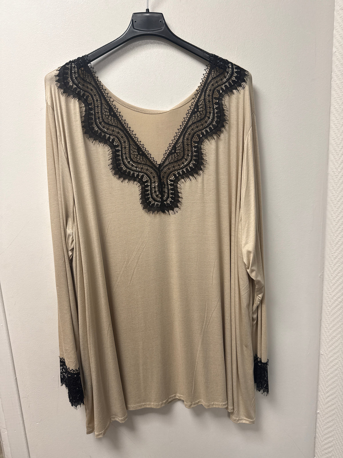 2222 chemisé beige