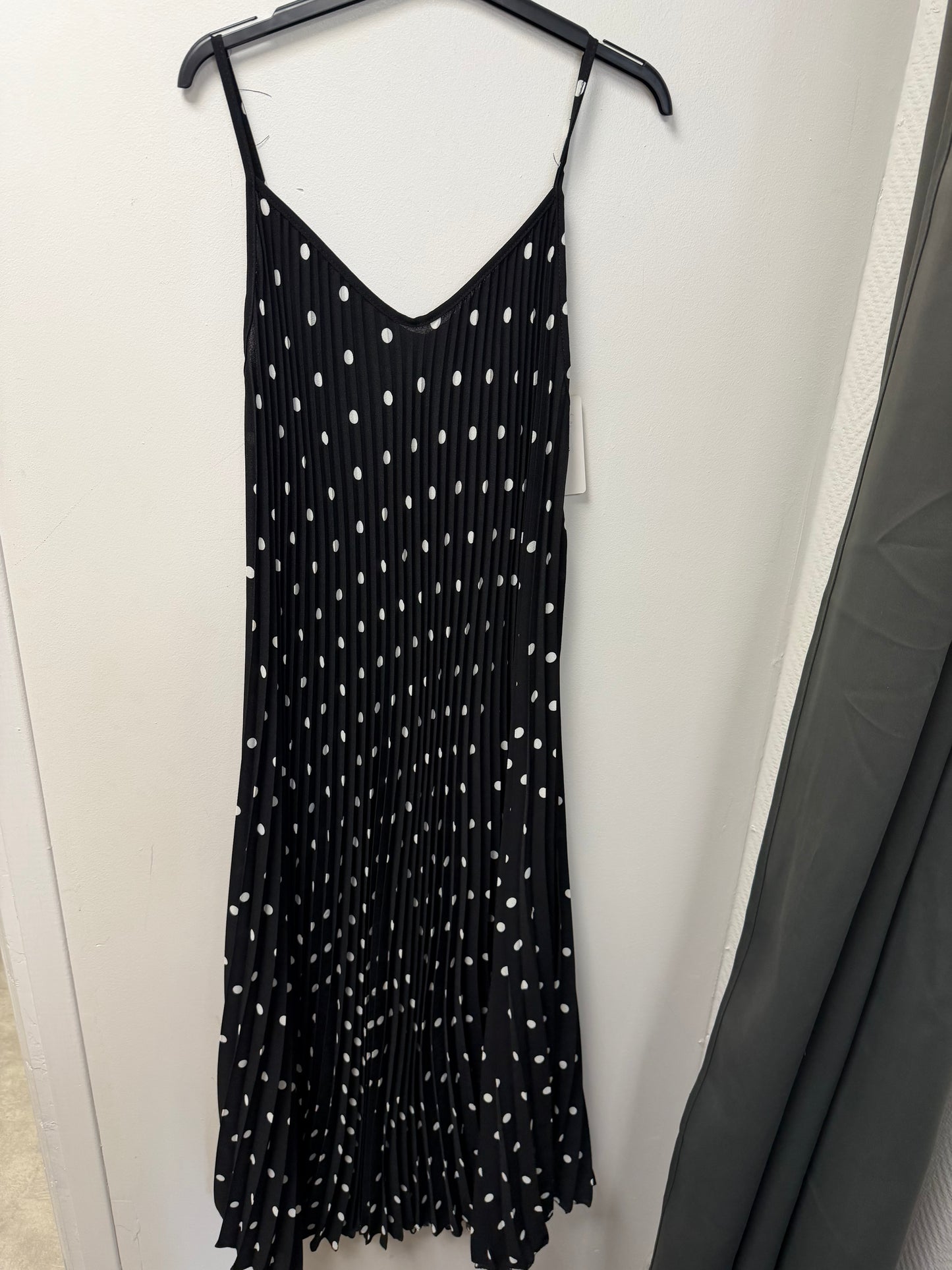 Robe longue plissée et pois 3188