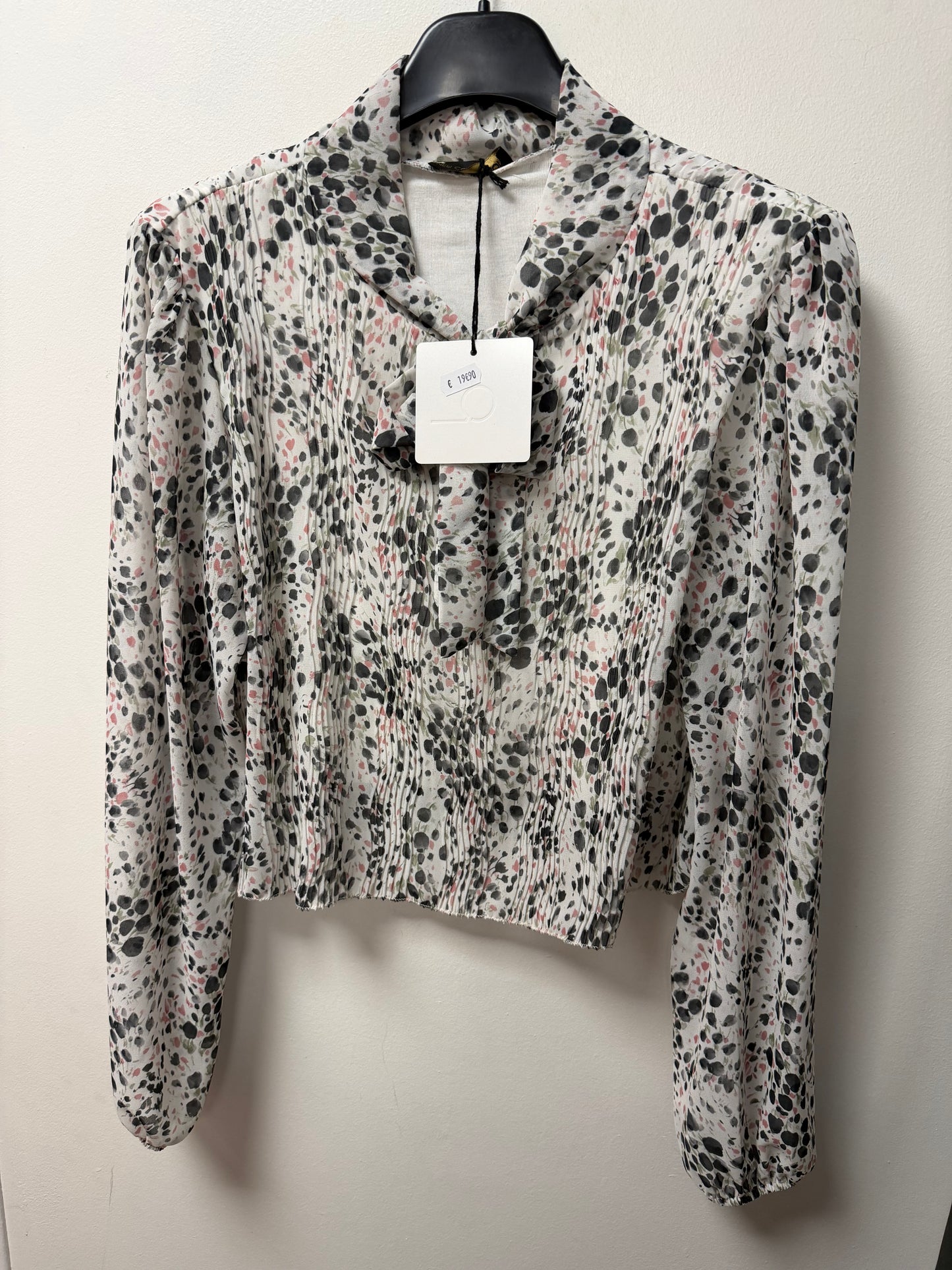 Blouse Fluide Plissée à Col Lavallière – Imprimé Floral 10371