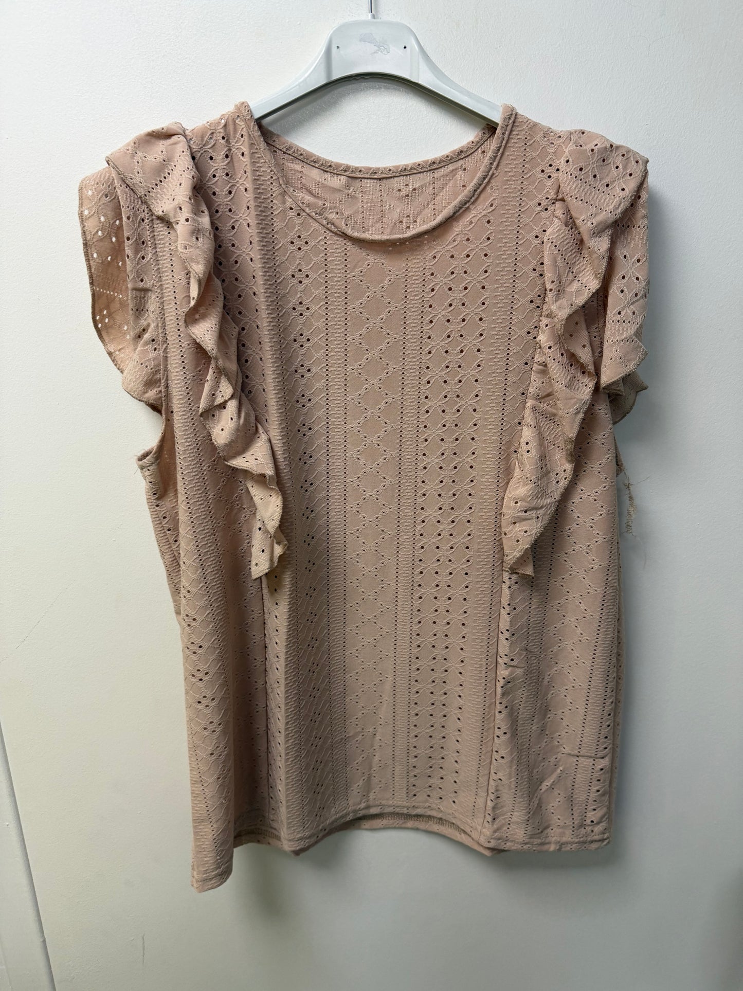 Top en broderie anglaise à volants sur les épaules 7248