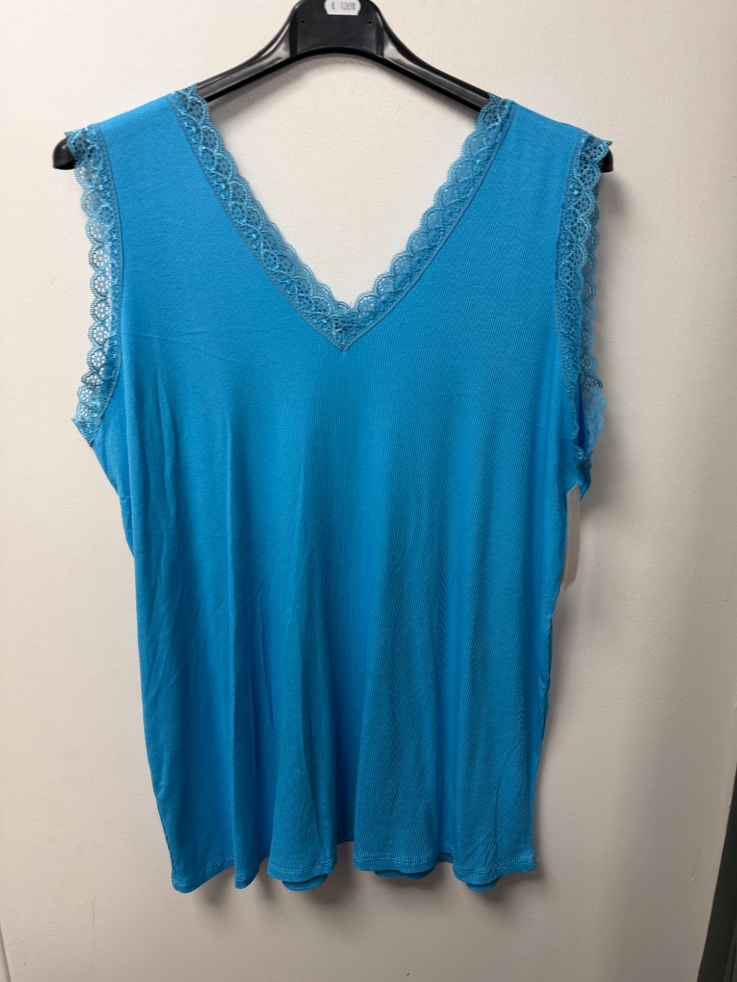 Top Côtelé avec Bordures en Dentelle