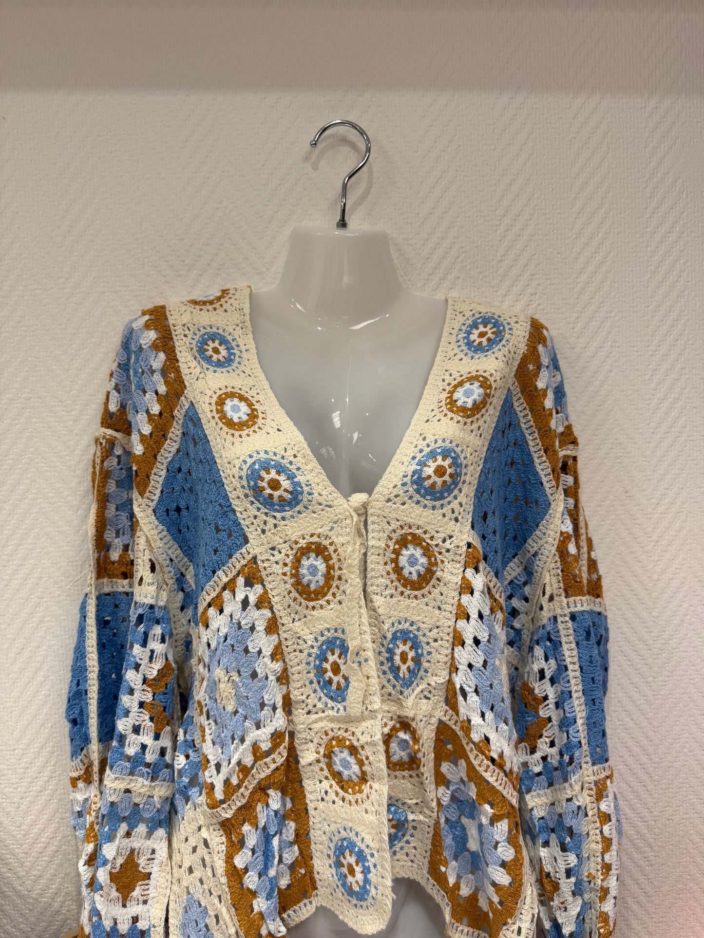 Cardigan Long en Crochet Artisanal – Multicolore & Fleuri