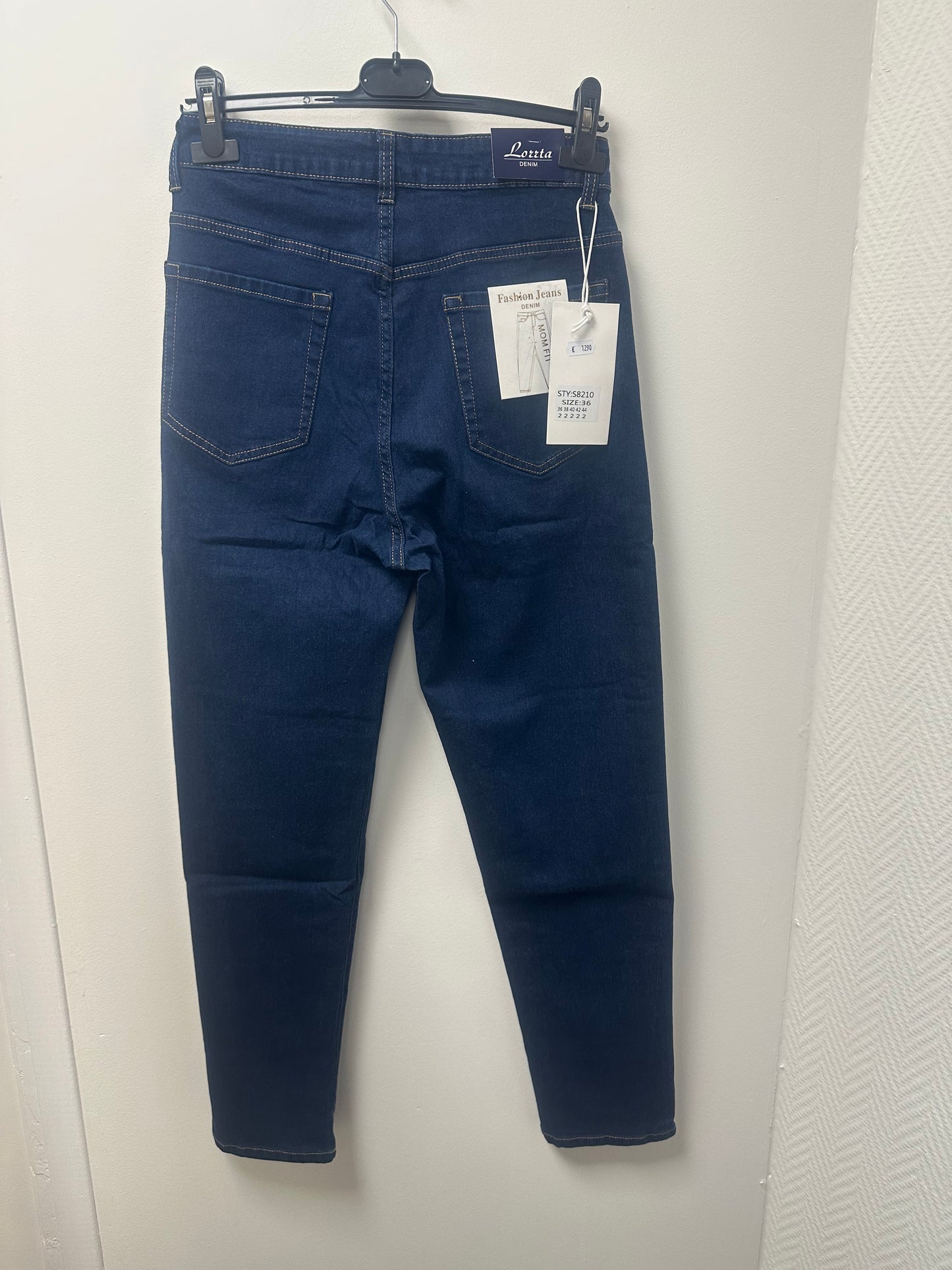 8210 jeans