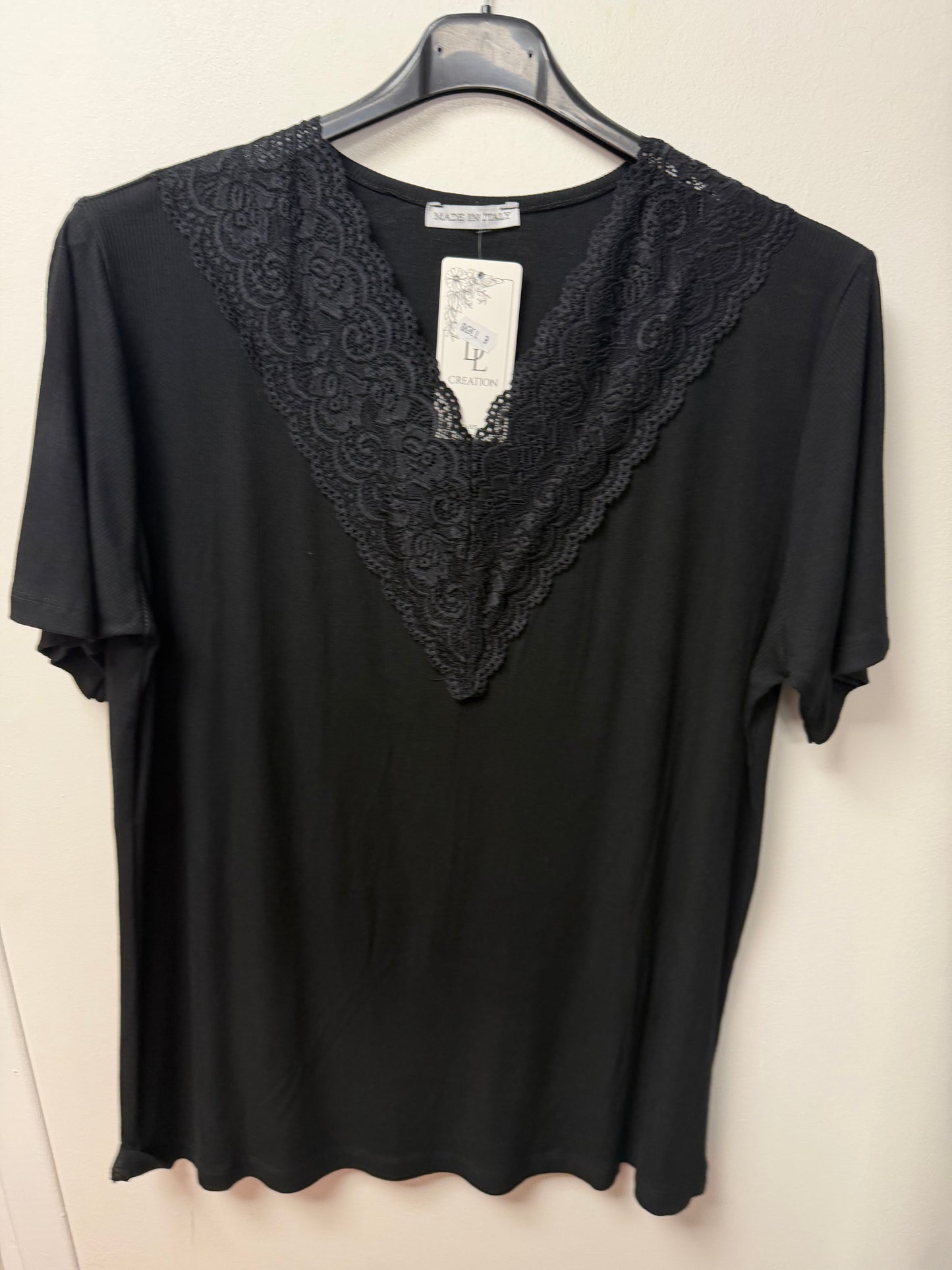 T-shirt col V dentelle