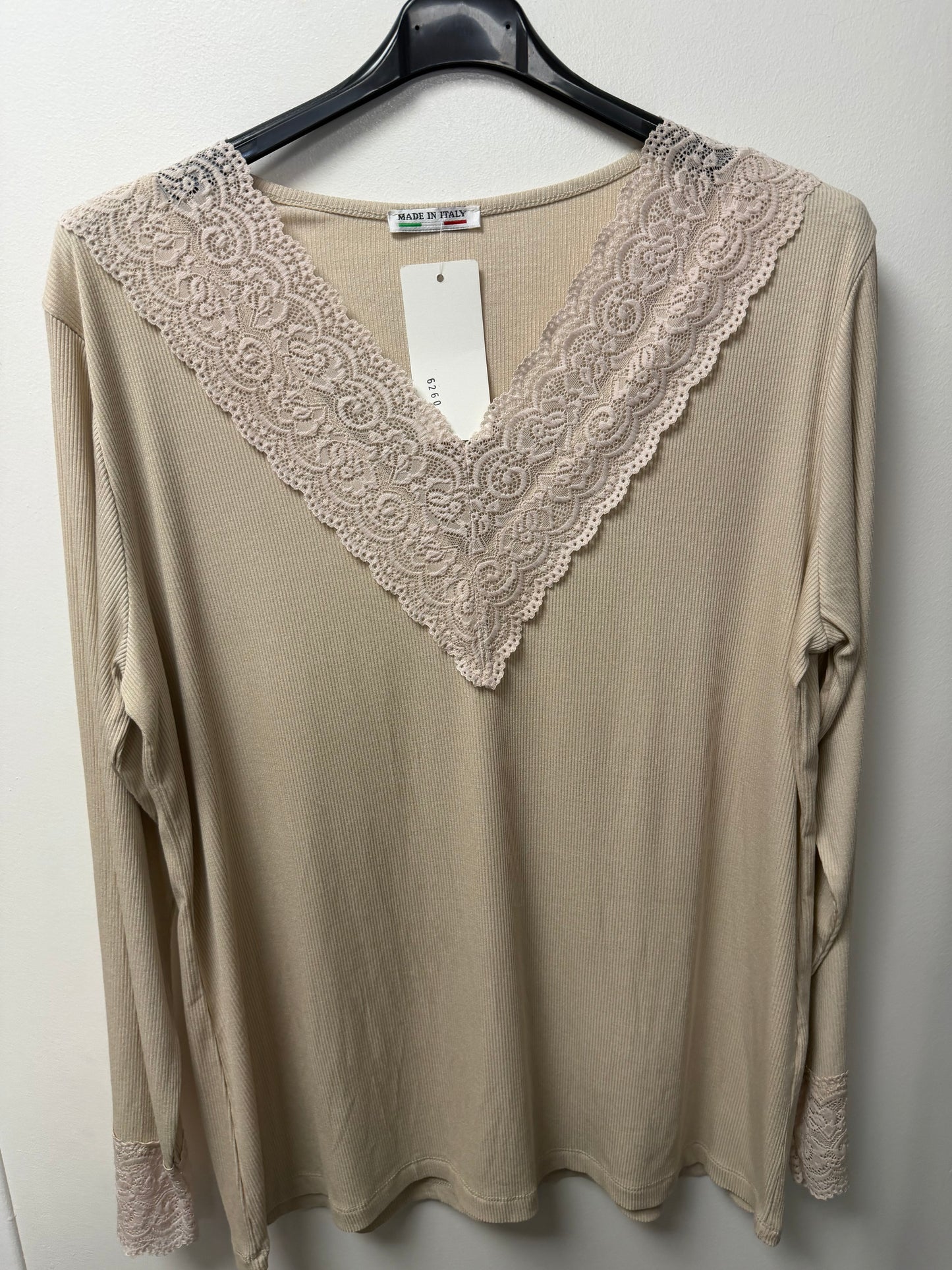 B1 Top Côtelé avec Encolure en V et Bordure Dentelle