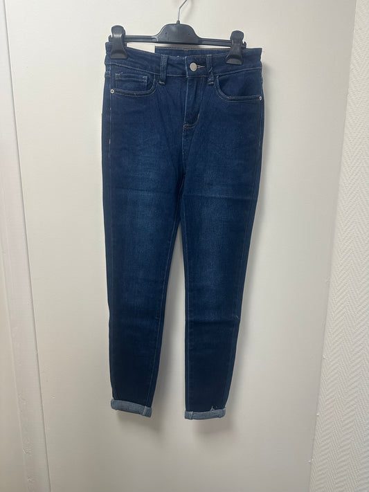 8200 jeans