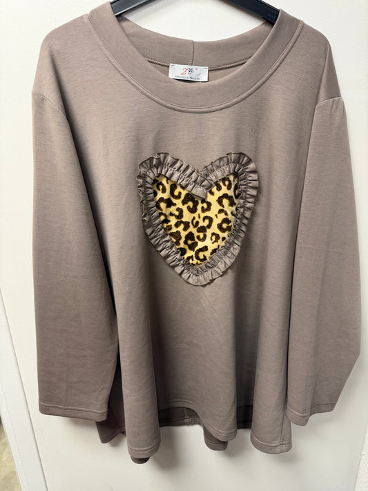 Top Fluide Col Rond – Motif Cœur Léopard à Volants