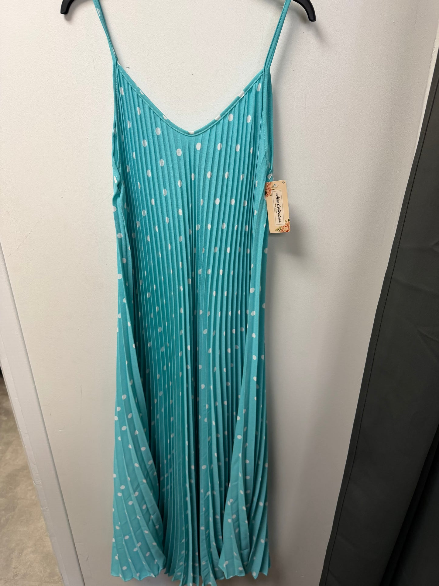 Robe longue plissée et pois 3188