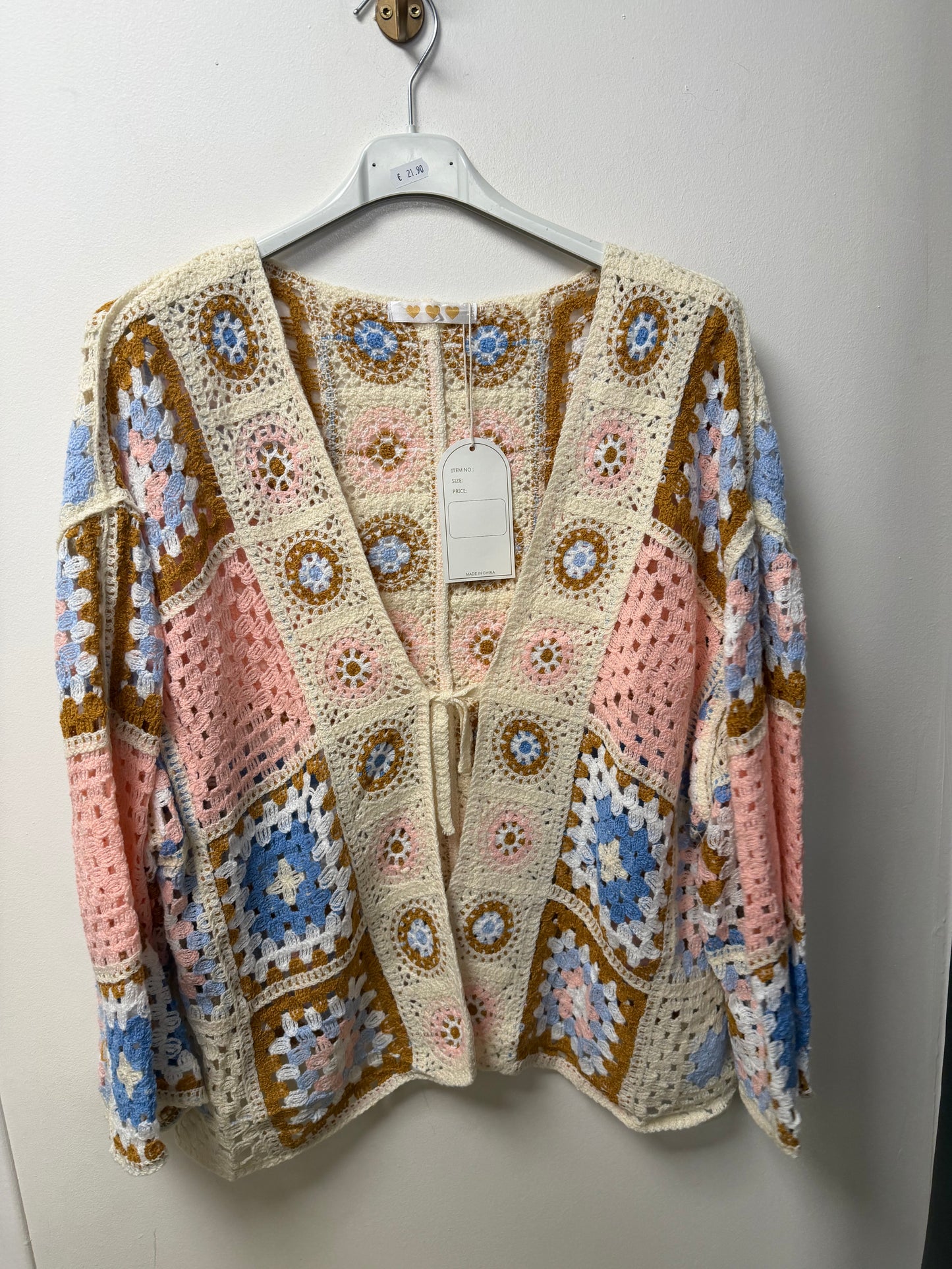 Cardigan Long en Crochet Artisanal – Multicolore & Fleuri