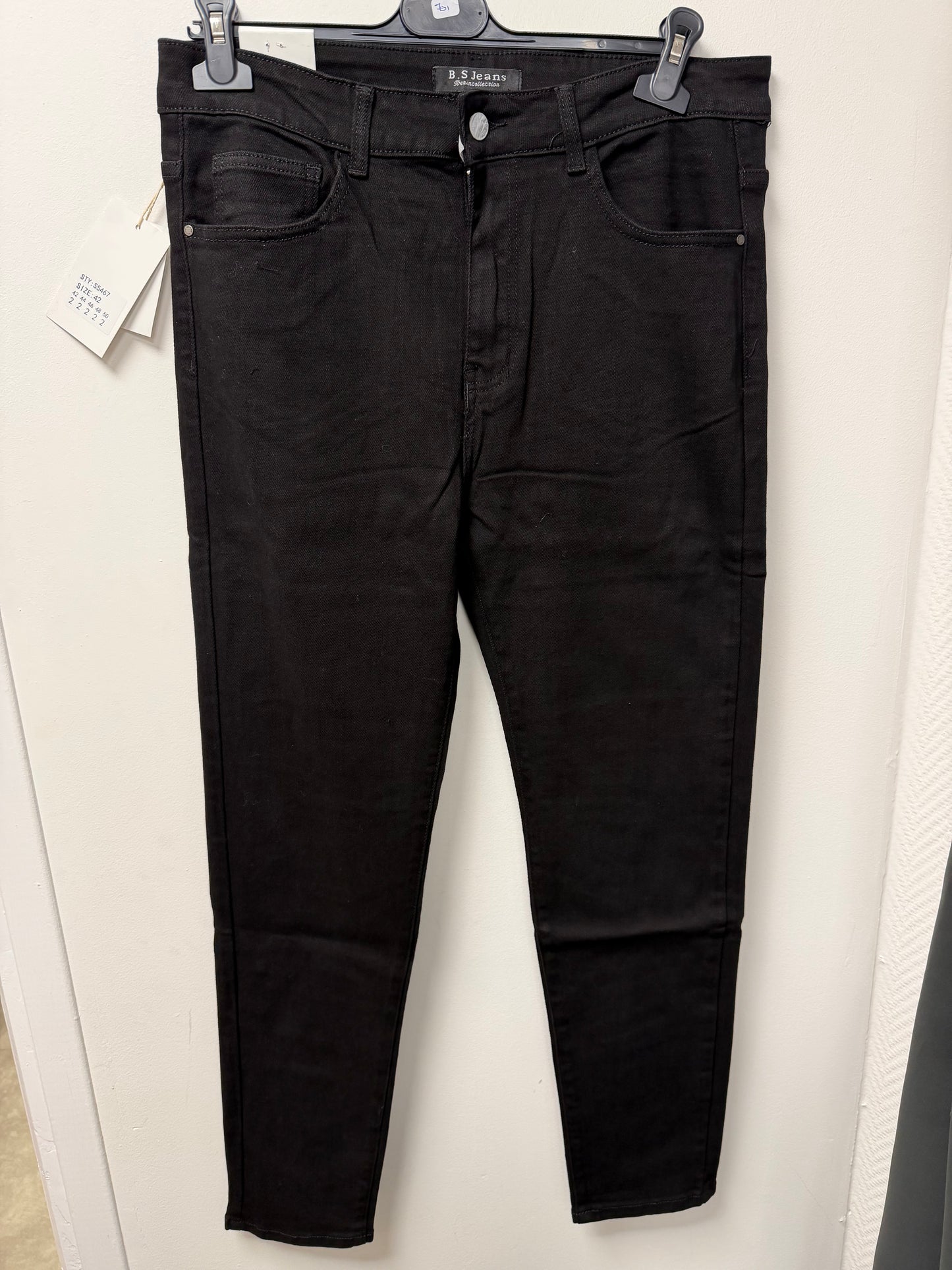Jean Slim Noir Intense S5467