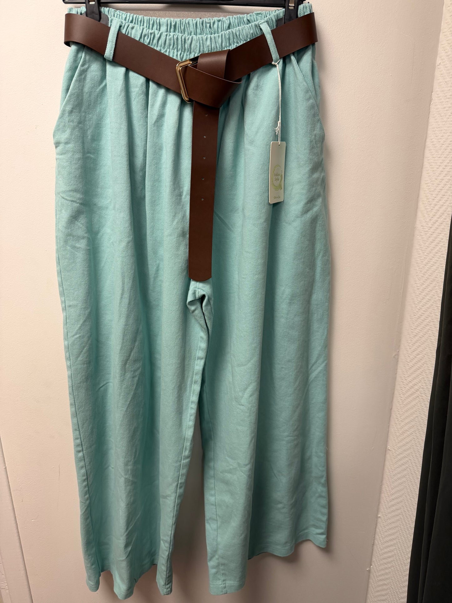 Pantalon Large Fluide avec Ceinture – Style Italien