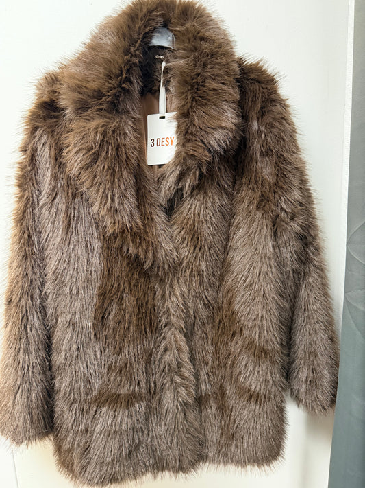 Manteau en fausse fourrure