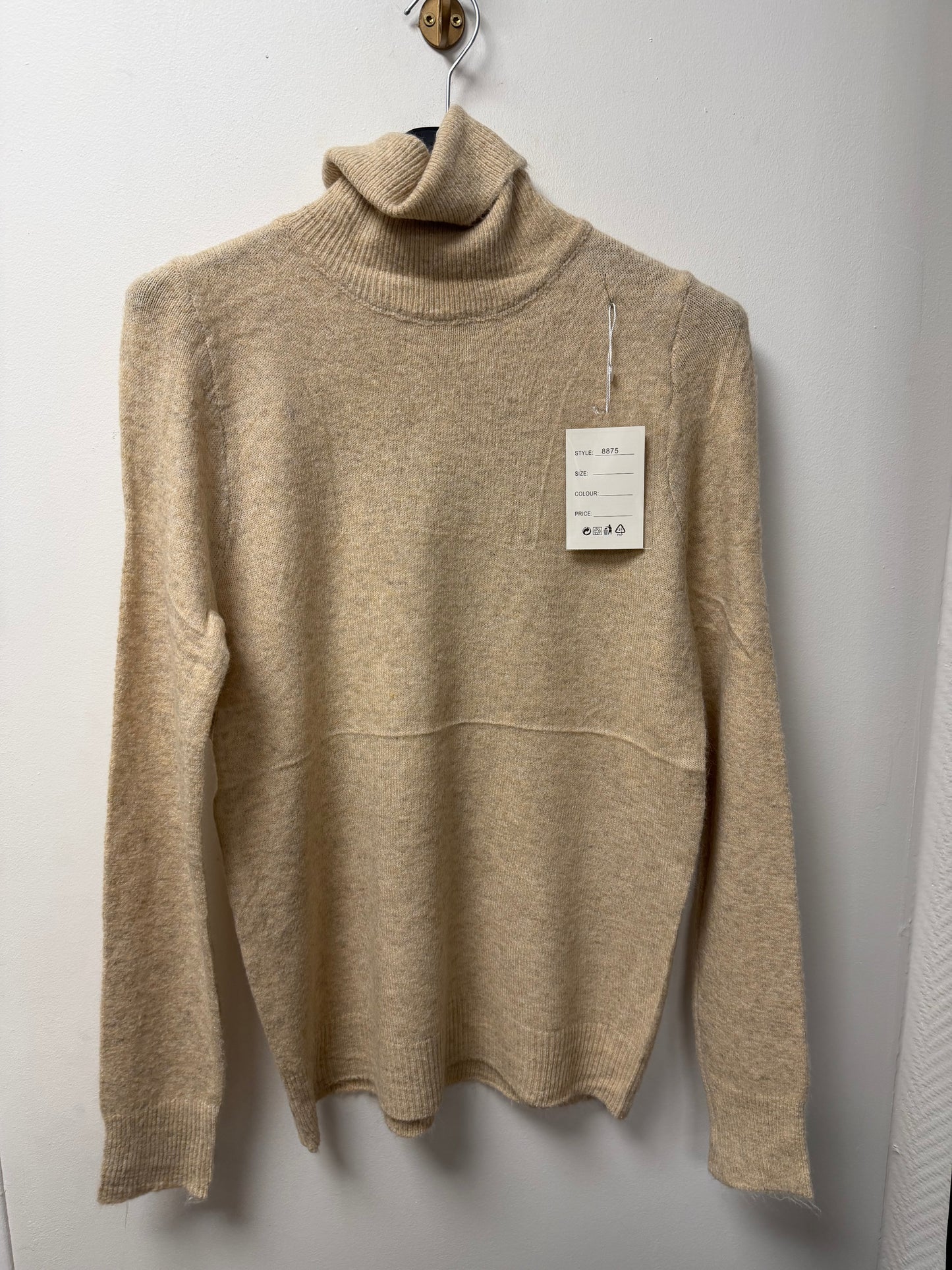 Pull col roulé doux 8875