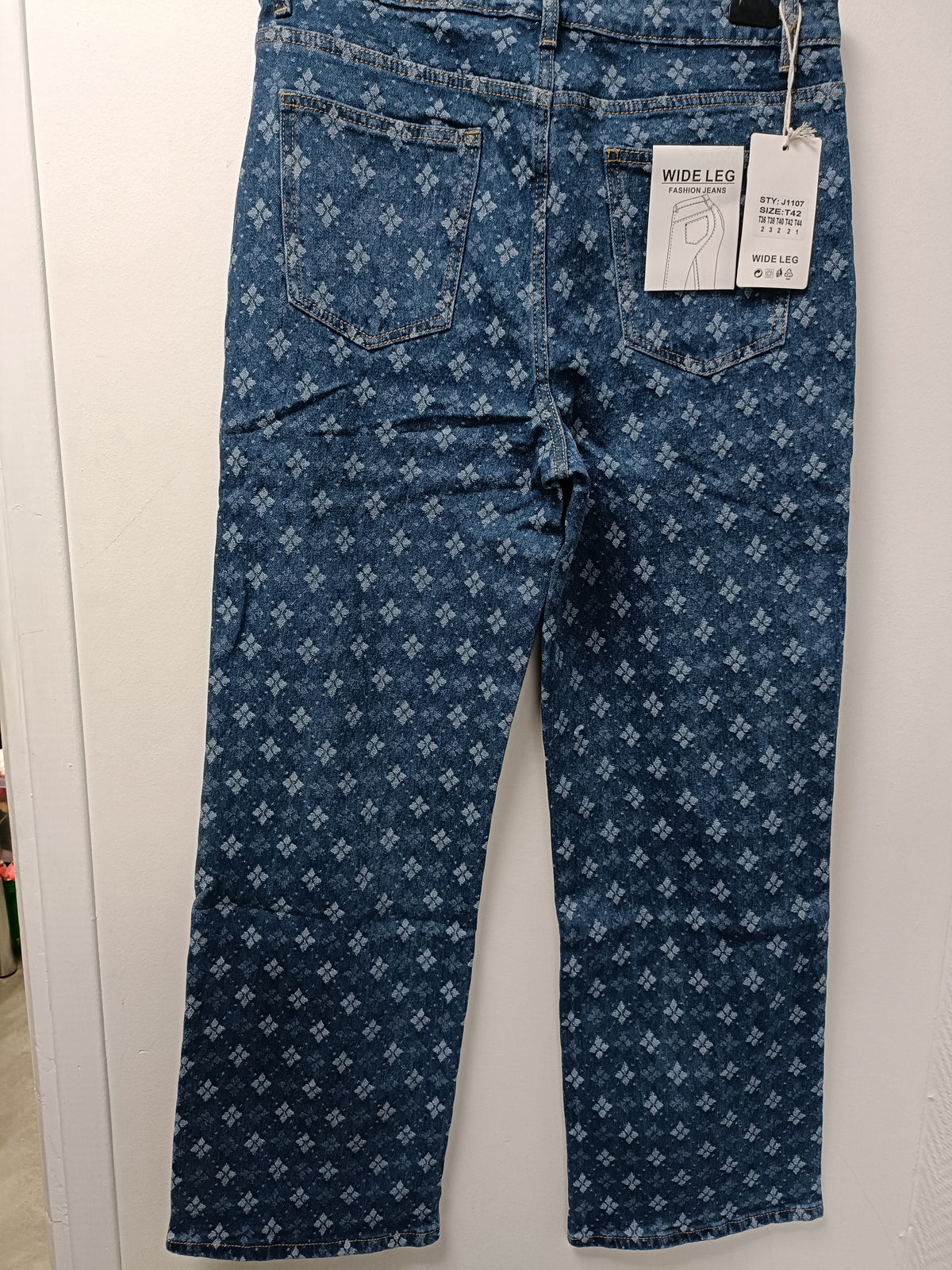 J1164 jean coupe large