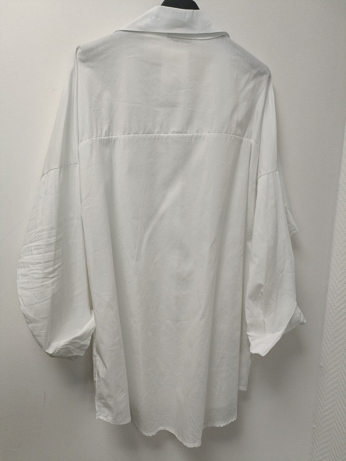 Chemise à strass et à perles 26 006